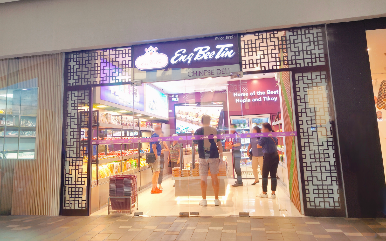 ENG BEE TIN in SM Mall of Asia